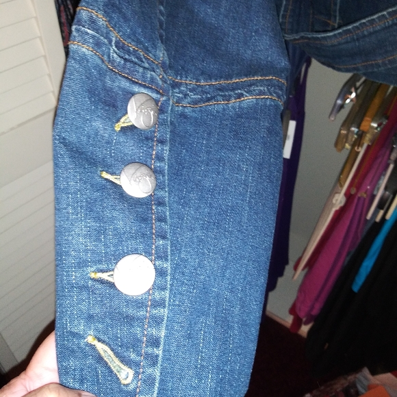 Crop Blue Jean Jacket - Picture 3 of 4